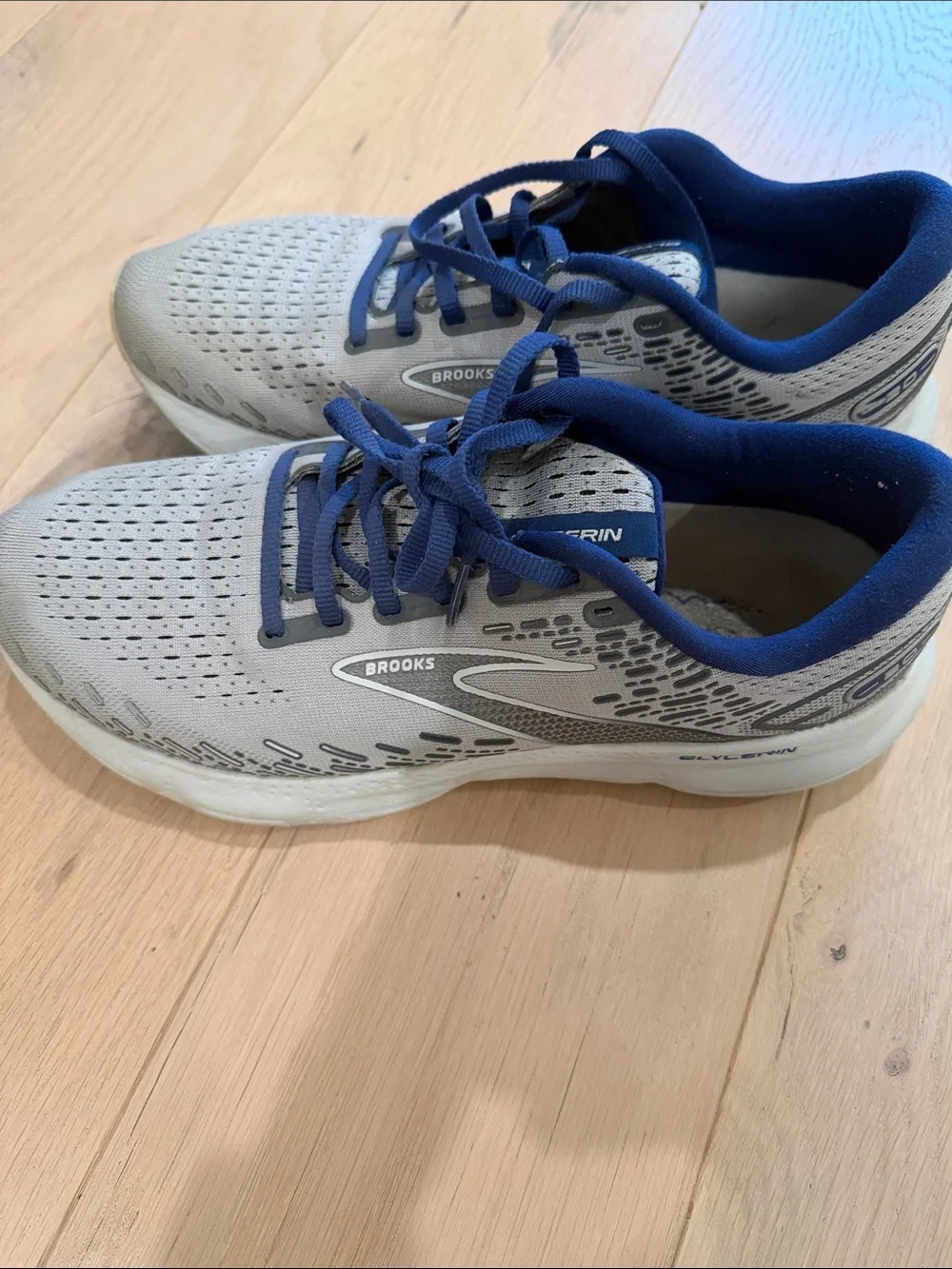 Men’s Brooks Lightweight Running Shoes in Gray and Blue